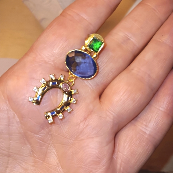 EQUESTRIAN HORSESHOE BLUE QUARTZ & CZ 22KT G.P. DANGLE EARRINGS - Picture 2 of 4